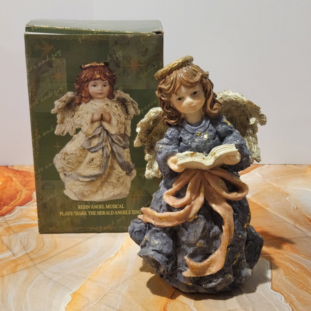 Cracker Barrel Musical Angel Figurine Hark the Herald Angels Sing Working w/ Box